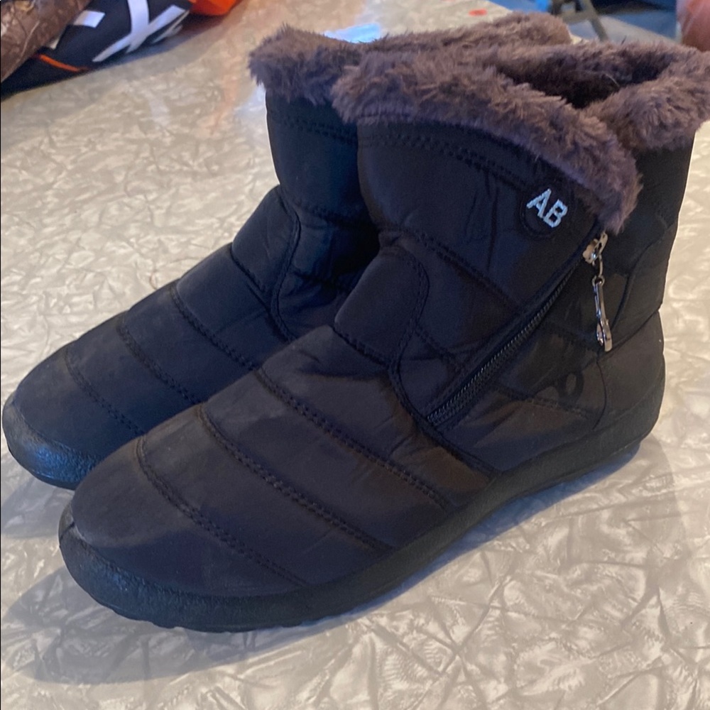 AB Black Winter Boots with Faux Fur Trim